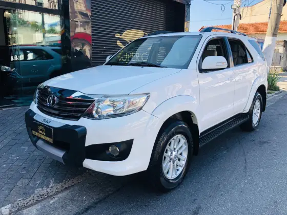 TOYOTA HILUX SW4 2.7 SR 4X2 16V FLEX 4P AUTOMÁTICO TOYOTA HILUX SW4 2.7 SR 4X2 16V FLEX 4P AUTOMÁTICO