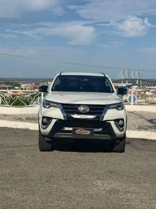 TOYOTA-HILUX SW4-2017