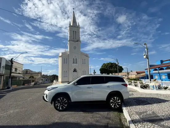 TOYOTA-HILUX SW4-2017