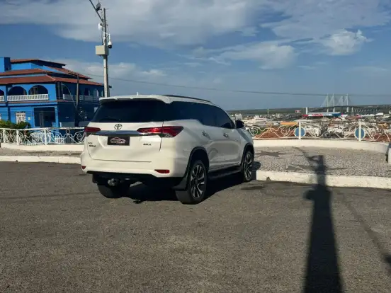 TOYOTA-HILUX SW4-2017