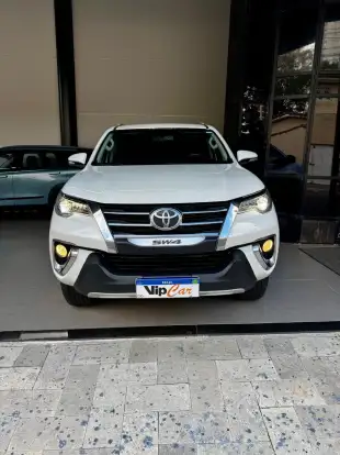 TOYOTA-HILUX SW4-2017