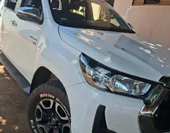 TOYOTA HILUX 2.7 VVT-i FLEX CD SRV 4X2 AUTOMÁTICO TOYOTA HILUX 2.7 VVT-i FLEX CD SRV 4X2 AUTOMÁTICO