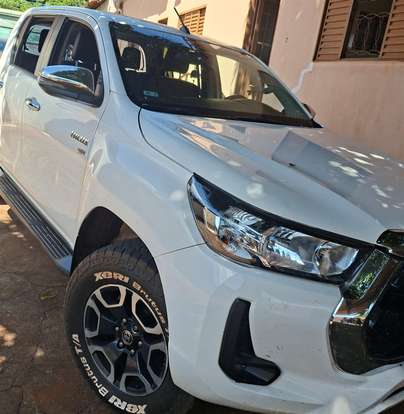TOYOTA-HILUX-2020