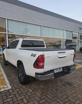 TOYOTA-HILUX-2023