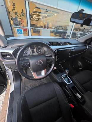 TOYOTA-HILUX-2023