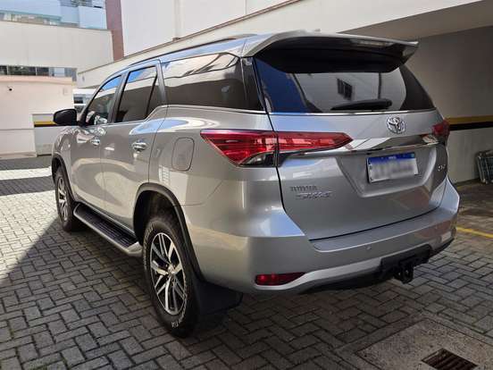 TOYOTA-HILUX SW4-2016