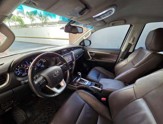TOYOTA-HILUX SW4-2016