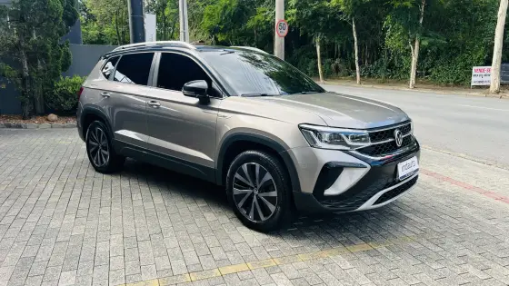 VOLKSWAGEN TAOS 1.4 250 TSI TOTAL FLEX HIGHLINE AUTOMÁTICO
