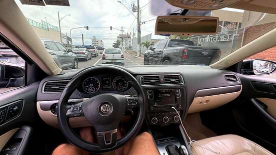 VOLKSWAGEN-JETTA-2014
