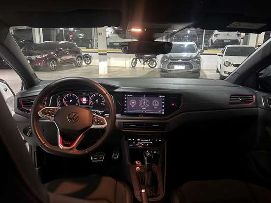 VOLKSWAGEN-POLO-2024