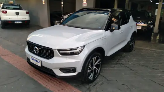 VOLVO XC40 1.5 T5 RECHARGE R-DESIGN GEARTRONIC