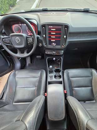 VOLVO-XC40-2.0 T4 GASOLINA GEARTRONIC VOLVO-XC40-2019
