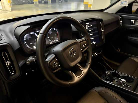 VOLVO-XC40-2.0 T4 GASOLINA GEARTRONIC VOLVO-XC40-2018