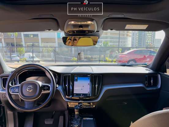 VOLVO-XC60-2.0 T5 GASOLINA MOMENTUM AWD GEARTRONIC VOLVO-XC60-2019