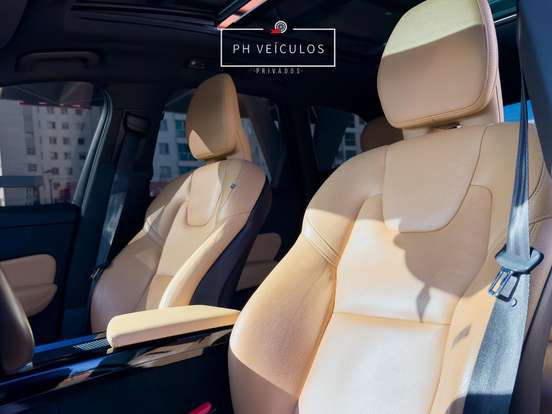 VOLVO-XC60-2.0 T5 GASOLINA MOMENTUM AWD GEARTRONIC VOLVO-XC60-2019
