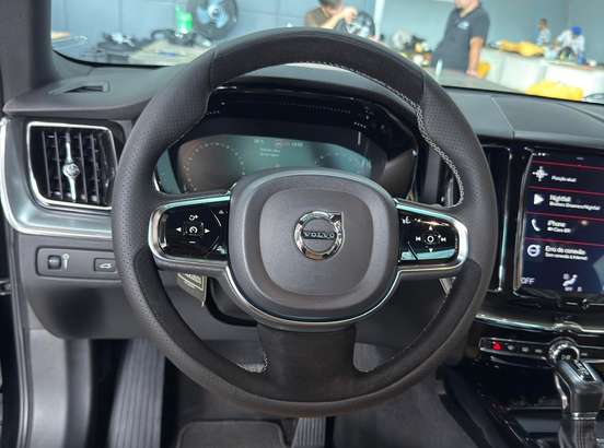 VOLVO-XC60-2019