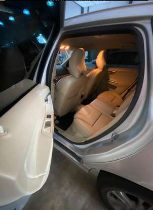 VOLVO-XC60-2015