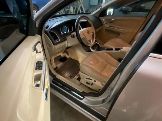 VOLVO-XC60-2.0 T5 MOMENTUM GASOLINA 4P AUTOMÁTICO VOLVO-XC60-2015