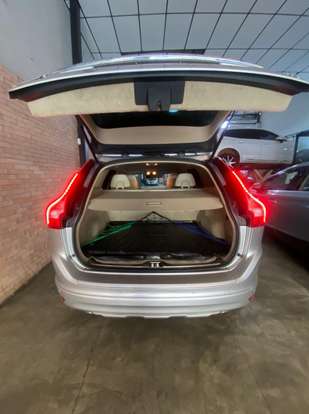 VOLVO-XC60-2015