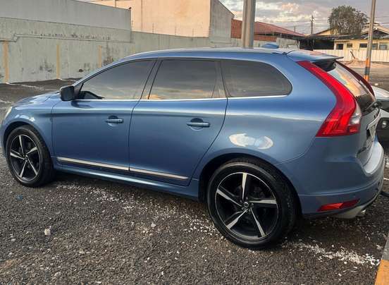 VOLVO-XC60-2.0 T5 R DESIGN TURBO GASOLINA 4P AUTOMÁTICO VOLVO-XC60-2014