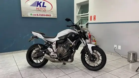 YAMAHA MT-07 