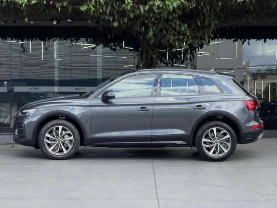 AUDI-Q5-2021