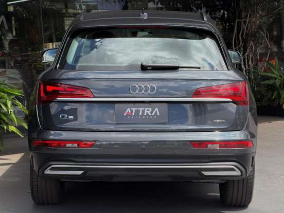 AUDI-Q5-2021