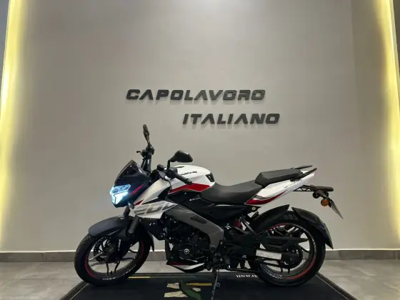BAJAJ DOMINAR NS200 
