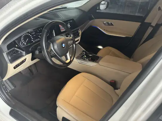 BMW-320i-2.0 16V TURBO GASOLINA SPORT GP AUTOMÁTICO BMW-320i-2020