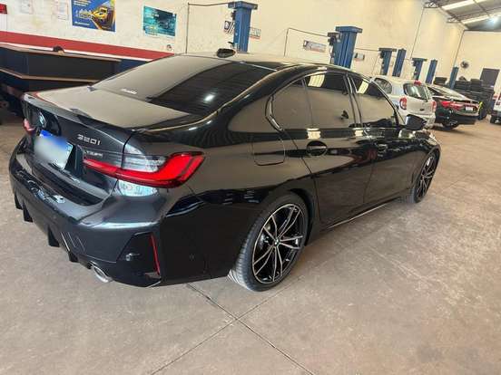 BMW-320i-2024