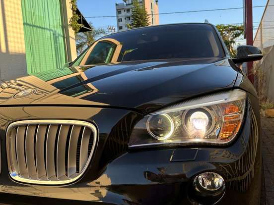 BMW-X1-2.0 16V TURBO GASOLINA SDRIVE20I 4P AUTOMÁTICO BMW-X1-2013