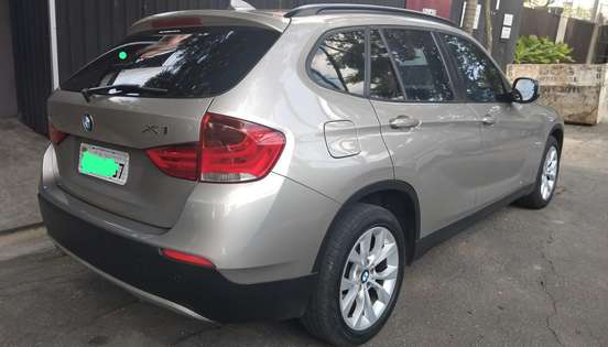 BMW-X1-2012