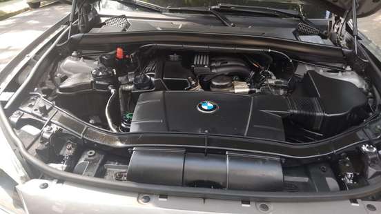 BMW-X1-2012