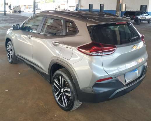 CHEVROLET-TRACKER-2023
