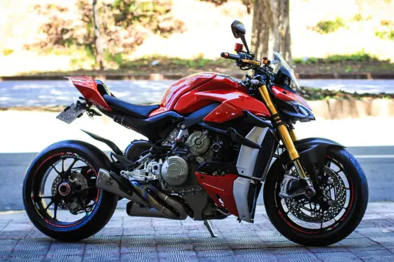 DUCATI STREETFIGHTER V4 S 