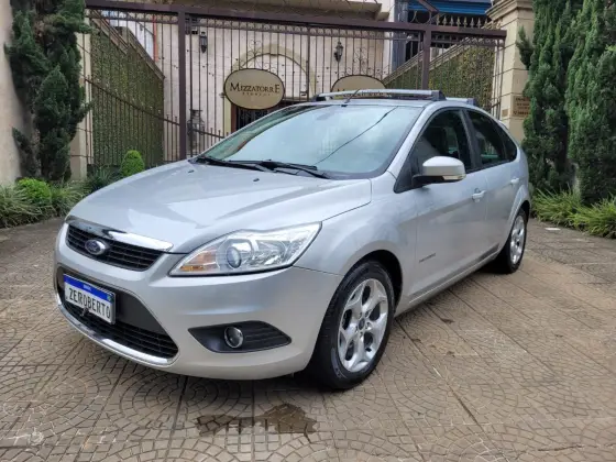 FORD FOCUS 2.0 TITANIUM HATCH 16V FLEX 4P AUTOMÁTICO