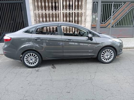 FORD FIESTA 1.6 TITANIUM SEDAN 16V FLEX 4P POWERSHIFT