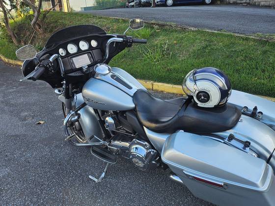 HARLEY-DAVIDSON STREET GLIDE 