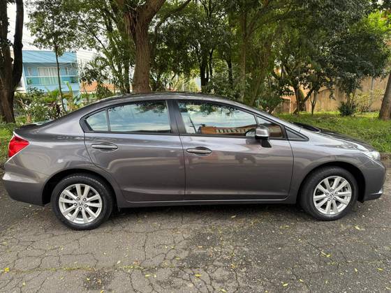 HONDA CIVIC 1.8 LXS 16V FLEX 4P AUTOMÁTICO