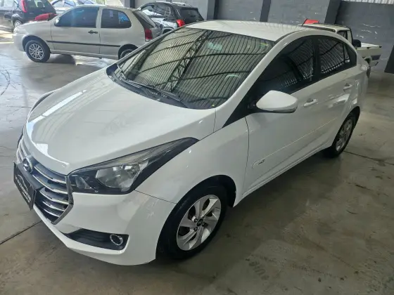 HYUNDAI HB20S 1.6 COMFORT PLUS 16V FLEX 4P MANUAL