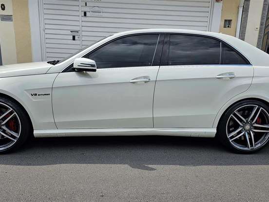 MERCEDES-BENZ-E 63 AMG-5.5 V8 32V BI-TURBO GASOLINA 4P AUTOMÁTICO MERCEDES-BENZ-E 63 AMG-2011