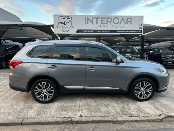 MITSUBISHI OUTLANDER 2.0 COMFORT 16V GASOLINA 4P AUTOMÁTICO
