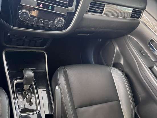 MITSUBISHI-OUTLANDER-2.0 MIVEC GASOLINA HPE AUTOMÁTICO MITSUBISHI-OUTLANDER-2019