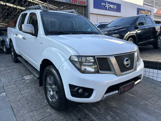 NISSAN FRONTIER 2.5 SV ATTACK 4X2 CD TURBO ELETRONIC DIESEL 4P MANUAL