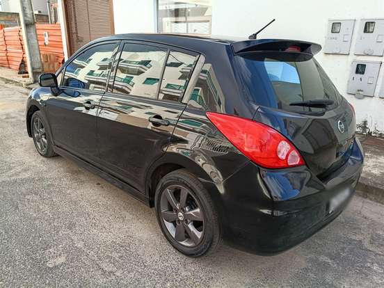 NISSAN-TIIDA-2012