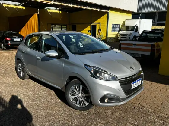 PEUGEOT 208 1.6 GRIFFE 16V FLEX 4P AUTOMÁTICO