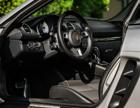 PORSCHE-718-2023