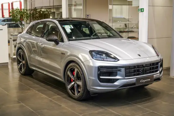 PORSCHE CAYENNE 4.0 V8 E-HYBRID TURBO COUPÉ AWD TIPTRONIC S