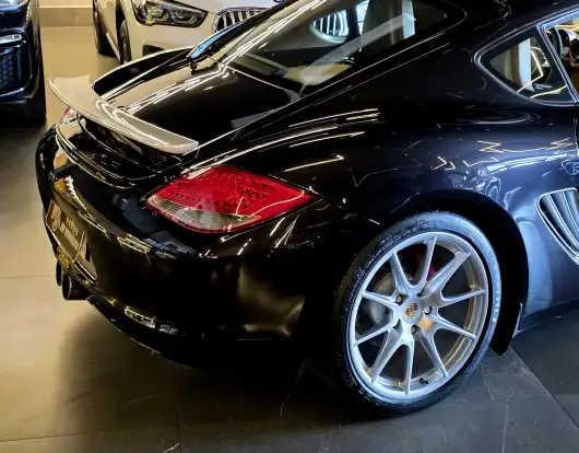 PORSCHE-CAYMAN-2011