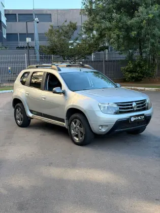 RENAULT DUSTER 2.0 DYNAMIQUE 4X2 16V FLEX 4P AUTOMÁTICO